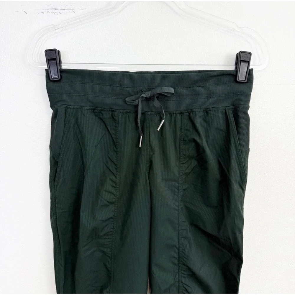 Lululemon Green Tapered Jogger Pants Women's Size 6 Drawstring